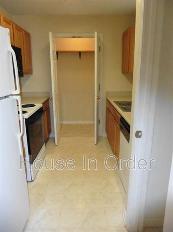 Building Photo - 104 Olde Covington Way