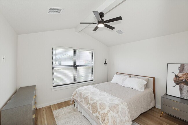 Building Photo - 8813 Oakleaf Ct