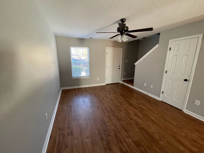 Building Photo - 6718 Bryant St