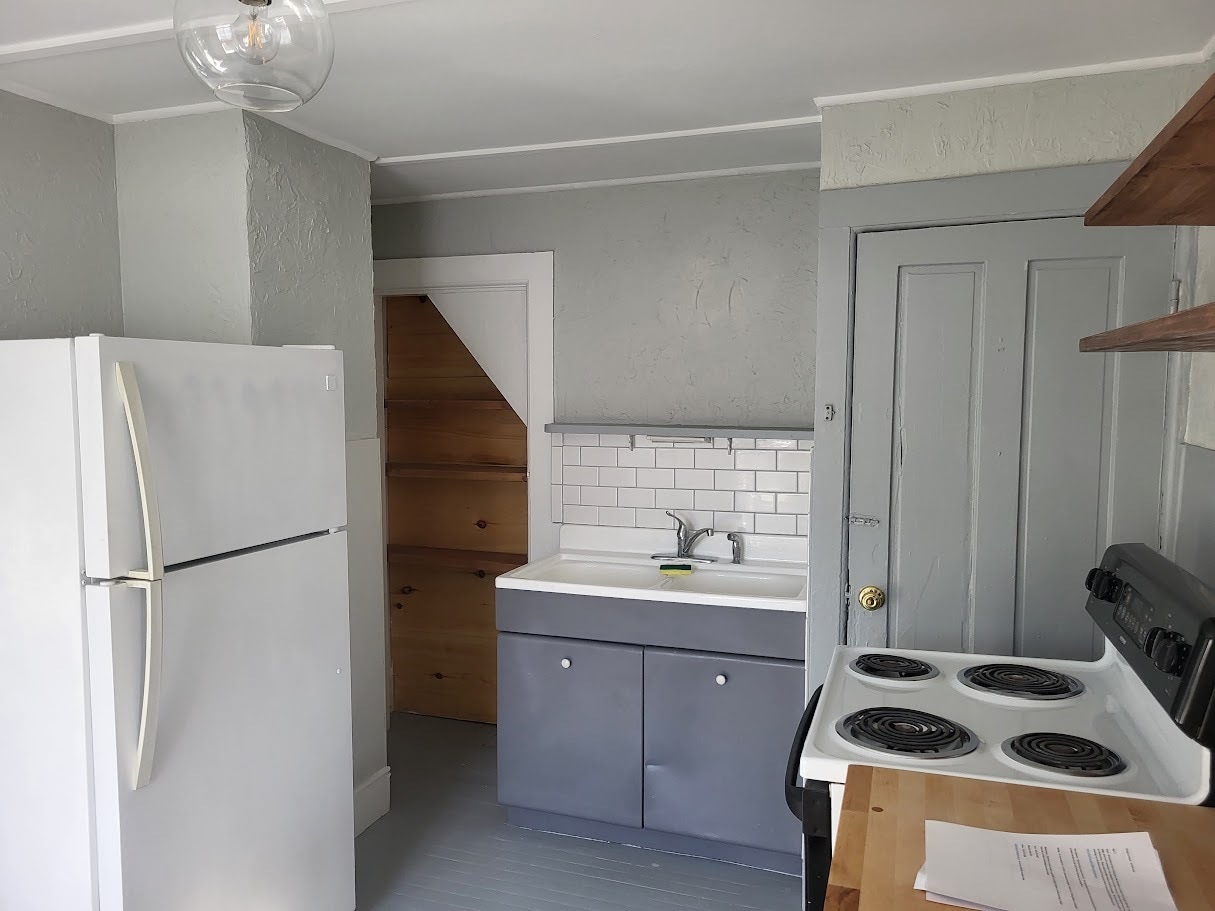 Kitchen - 19 Park Ave
