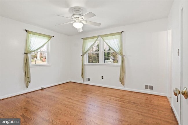 Building Photo - 3838 Glenbrook Rd