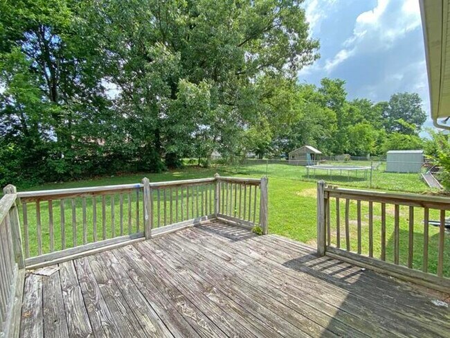 Building Photo - 581 Oakmont Dr