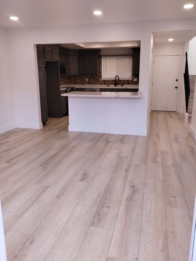 Building Photo - Charming upgraded home!