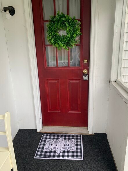 Deadbolt entree - 24 Standish St