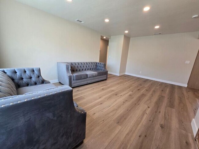 Building Photo - Charming Chula Vista Home with Spacious Yard in a Prime Location