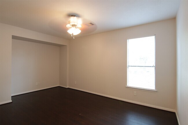 Building Photo - 9431 Black Tooth Way