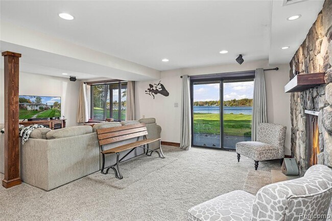 Building Photo - 9510 Beechcrest St