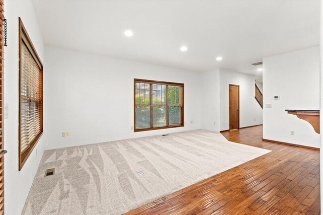 Building Photo - 3126 Alameda St