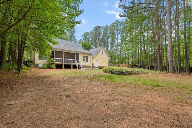 Building Photo - *Charming Farmhouse Style Retreat in Youngsville*