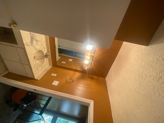 Building Photo - 8596 Creekwood Way