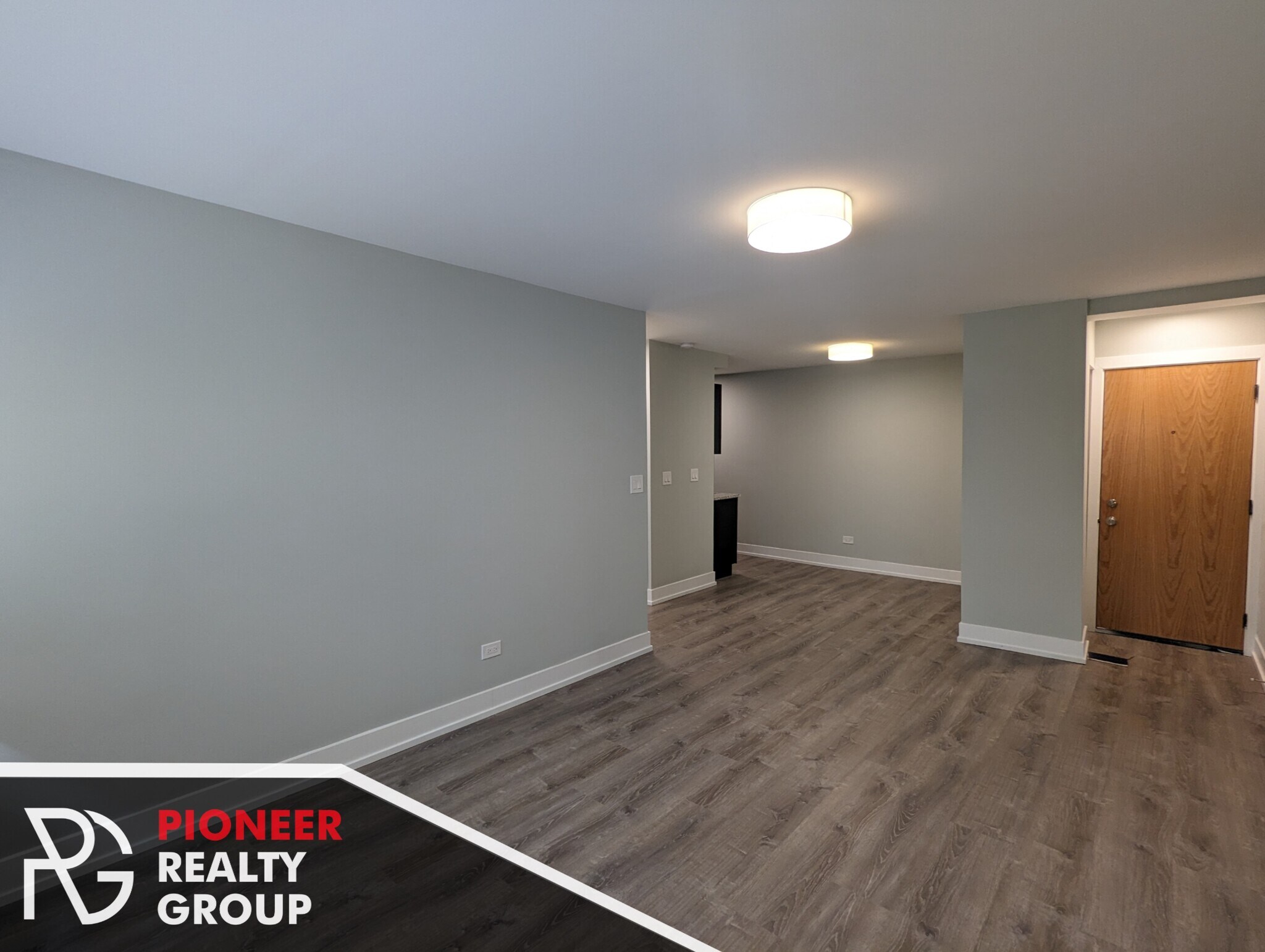 Building Photo - 503 W Barry Ave