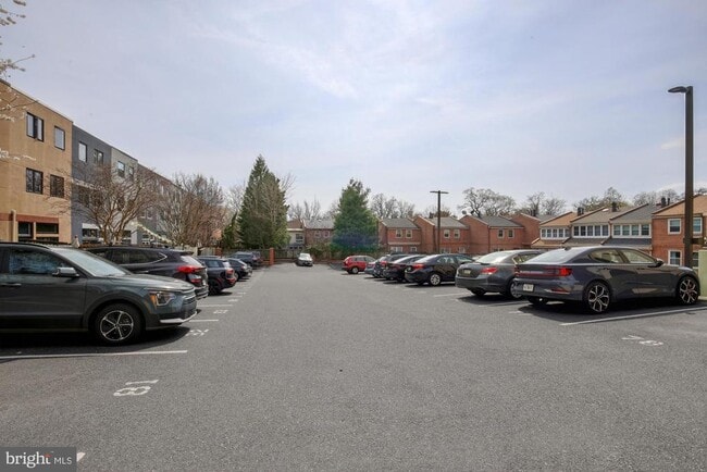 Building Photo - 825 N 29th St