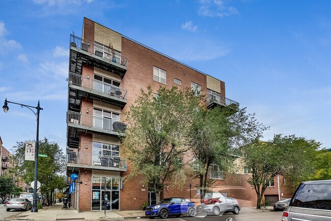 Building Photo - 6 N May St
