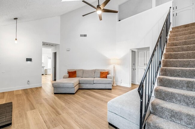 Building Photo - 3656 W Harvard Ave