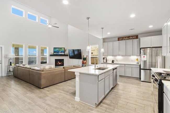 Building Photo - 8114 Vida Costa Dr