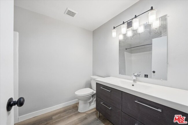 Building Photo - 3320 Pacific Ave