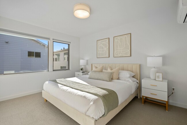 Building Photo - 18007 3rd Ave NE