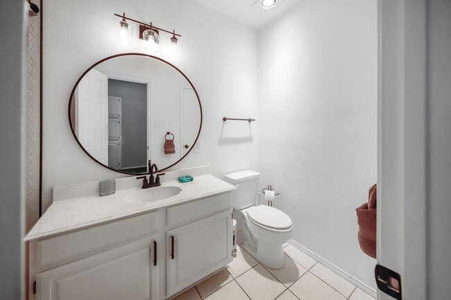 Building Photo - 5205 Panama Dr