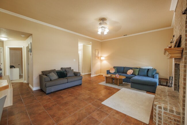 Building Photo - For Lease