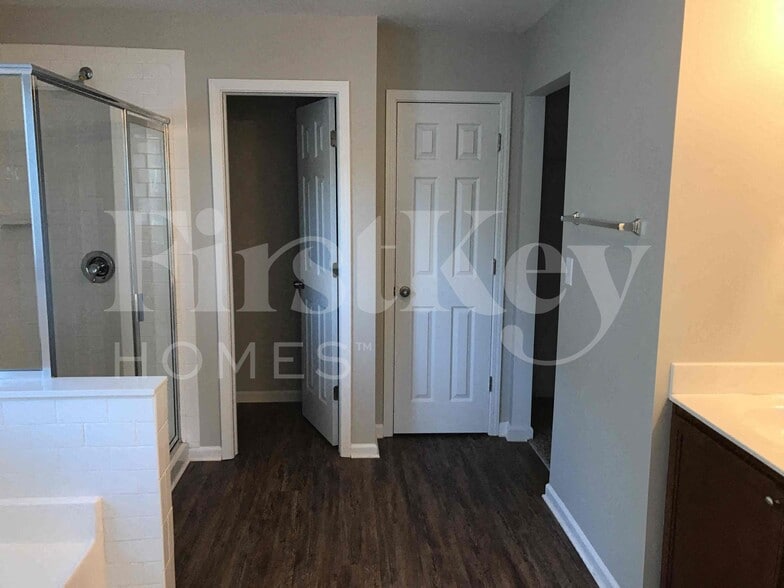 Building Photo - 3011 Sweetspire Rd