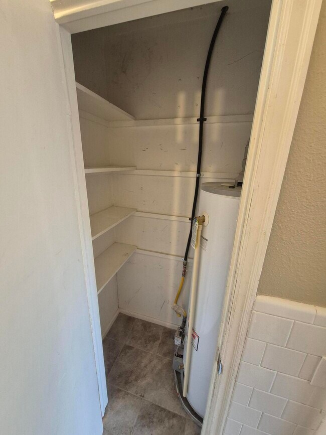 Building Photo - 1714 42nd St