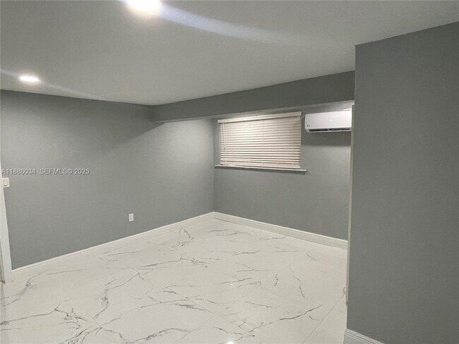 Building Photo - 1221 NE 210th Terrace