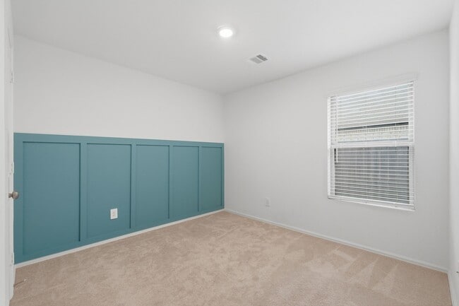 Building Photo - 235 River Grv Ct