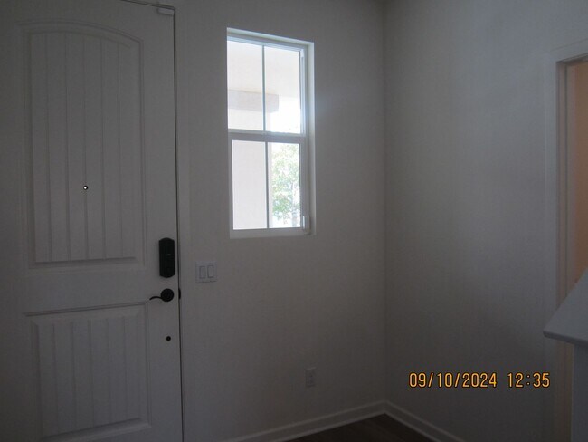 Building Photo - Luxury Townhome in Moreno Valley
