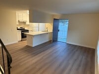 Building Photo - 8266-8266 Linden Rd