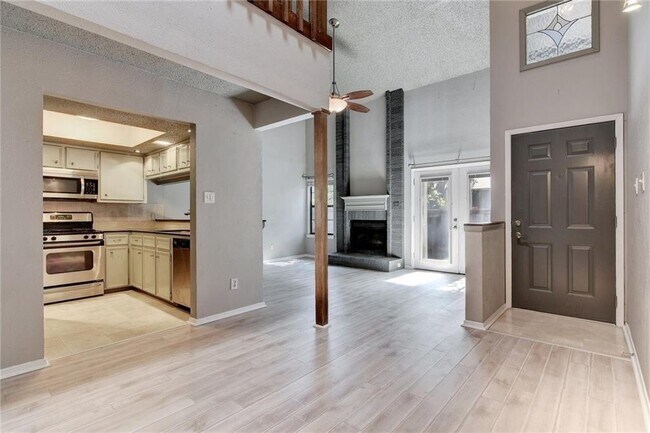 Building Photo - 1010 W Rundberg Ln