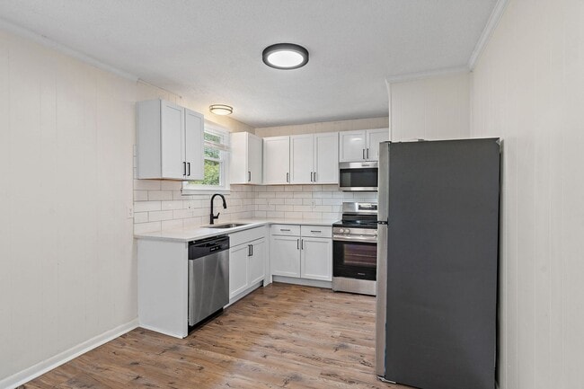 Building Photo - 1541 Cherry Tree Dr