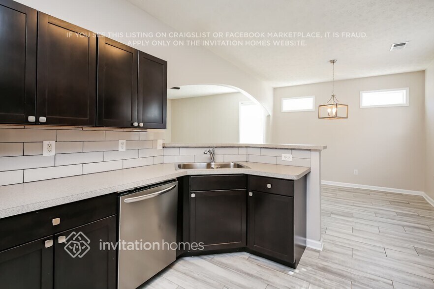 Building Photo - 307 Summerstone Ct