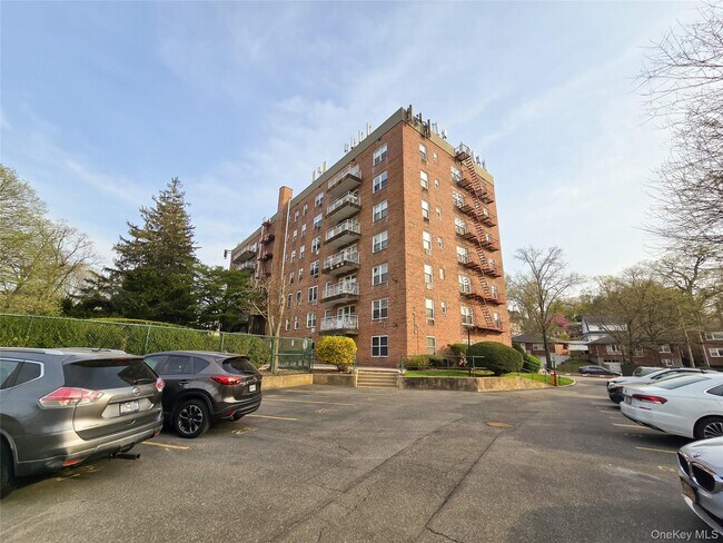 Building Photo - 47-27 Little Neck Pkwy