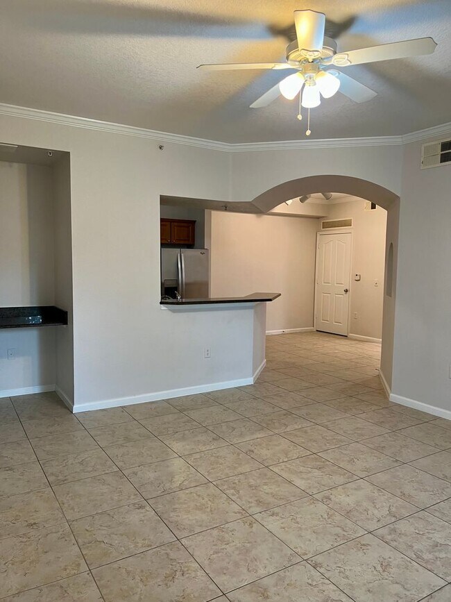 Building Photo - ANNUAL RENTAL - POSITANO PLACE 2 BED / 2 BATH