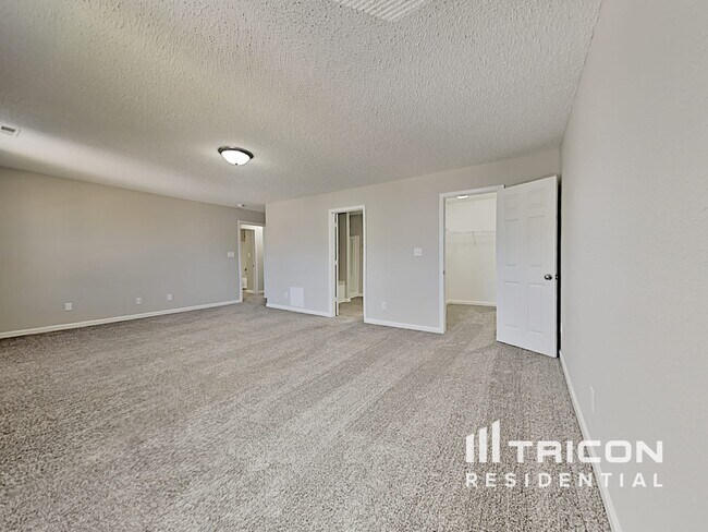 Building Photo - 9635 Gull Lake Dr
