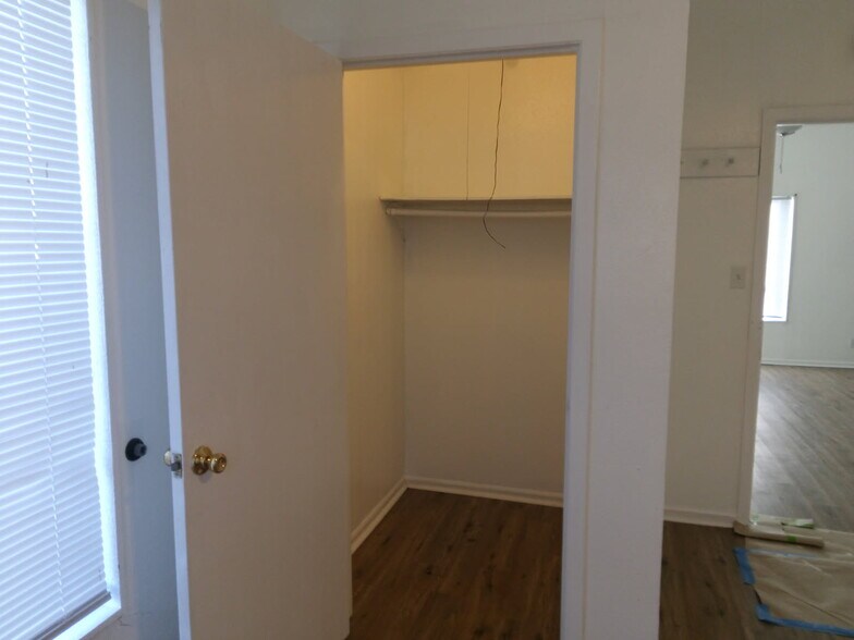 Building Photo - 302 Pennystone Ave