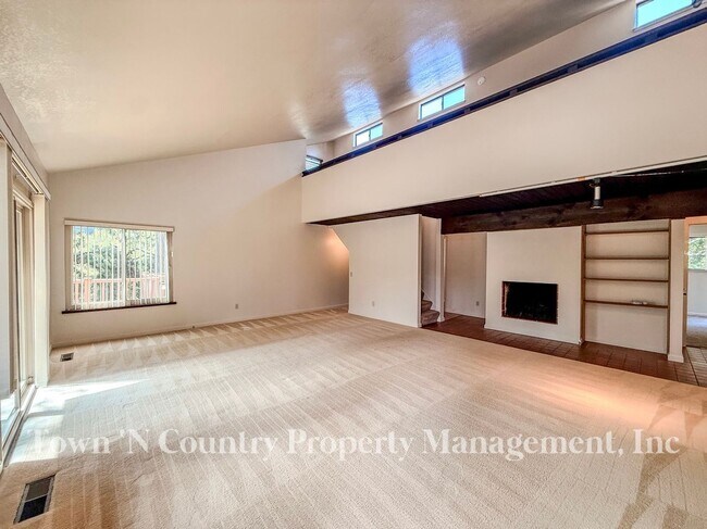 Building Photo - 26142 Carmel Knolls Dr