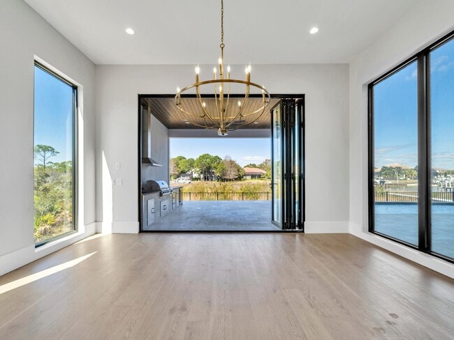 Building Photo - 330 Kelly Plantation Dr