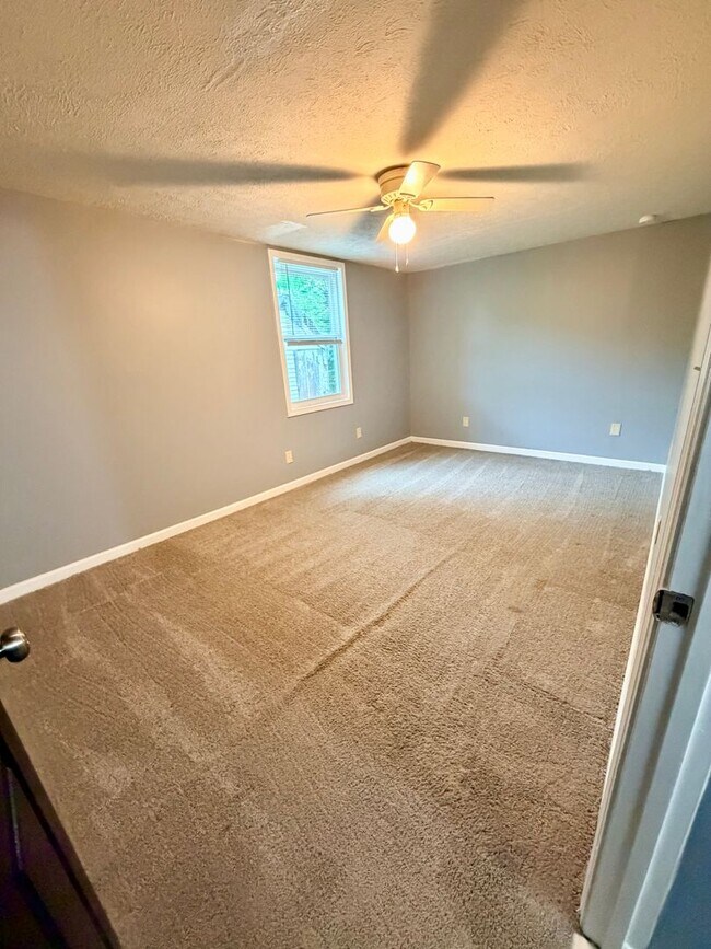 Building Photo - 268 E Loudon Ave