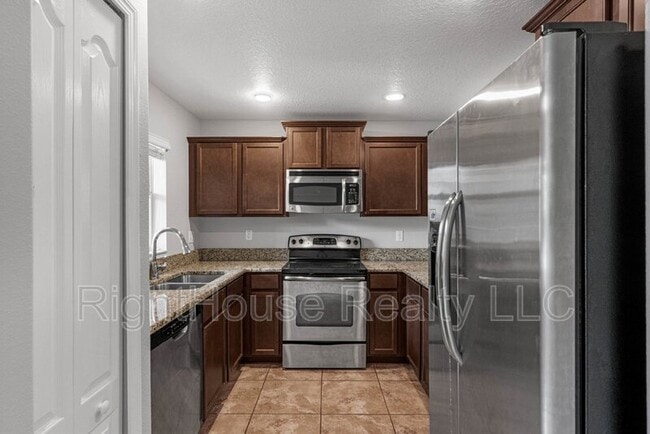 Building Photo - 260 Carina Cir