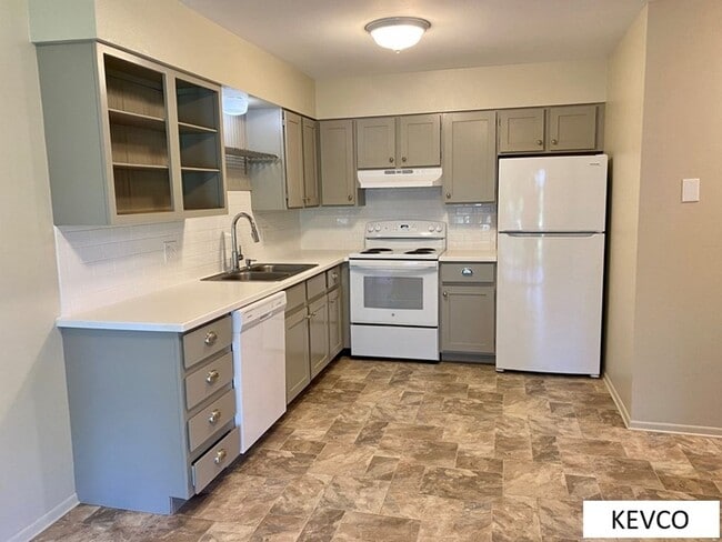 Building Photo - 1616-1618 Palm Dr