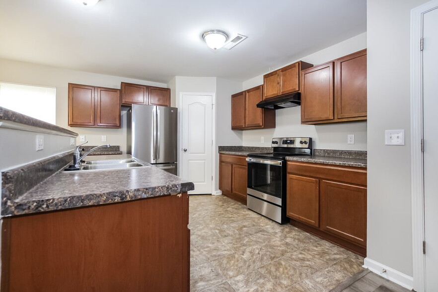 Building Photo - 117 Ashmore Dr