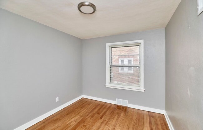 Building Photo - 7361 Melrose Ave