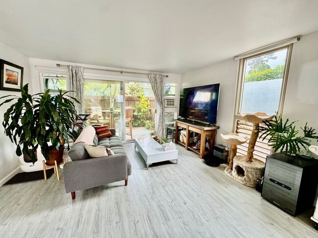 Building Photo - Available Now | 1 Bedroom, 1 Bathroom in W...