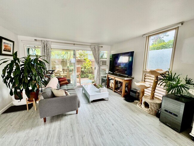Building Photo - Available Now | Fully Furnished 1 Bedroom,...