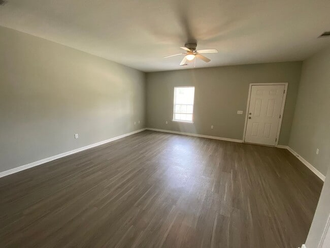 Building Photo - 108 BoniLane Cove