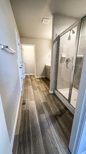 Building Photo - 7935 Shiloh Mesa Dr