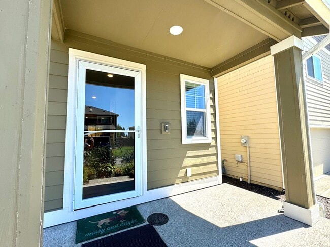 Building Photo - Charming 3-Bedroom Home in DuPont, WA