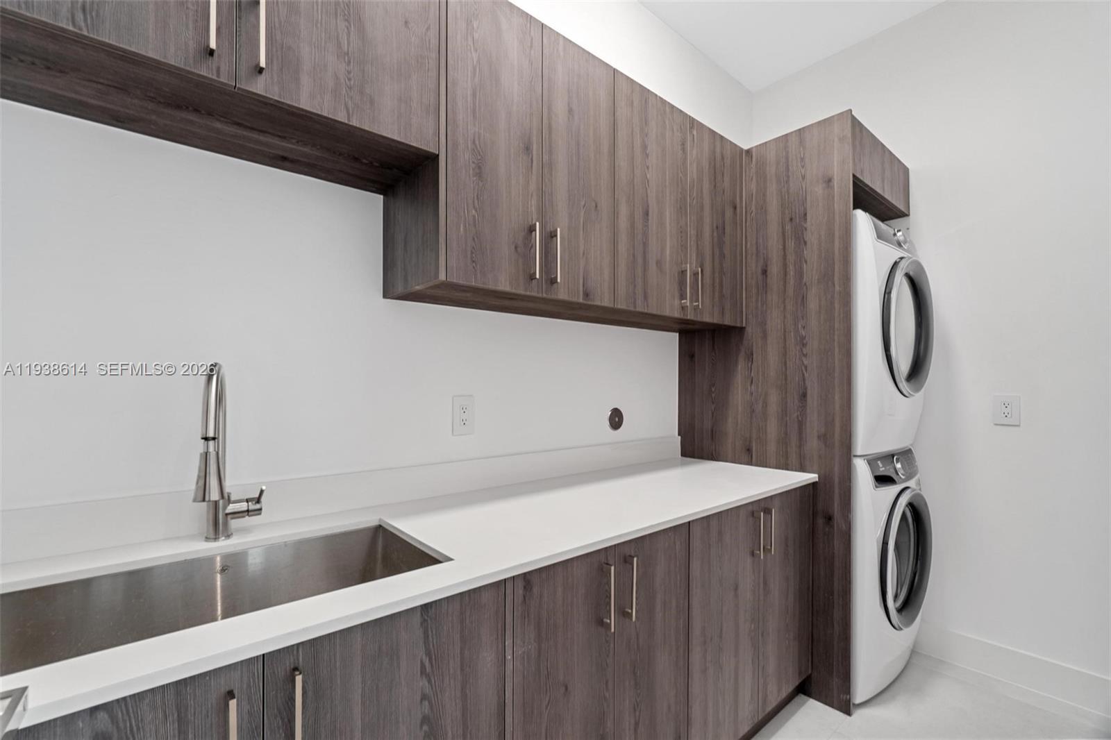 Building Photo - 10536 NW 67th Ter