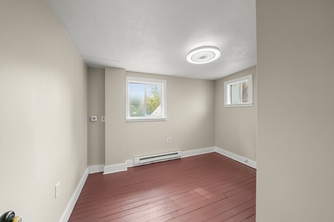 Building Photo - 114 Linden Rd